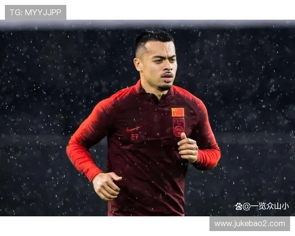 追逐足球明星的热情与梦想背后的故事与启示 追逐足球明星的热情与梦想背后的故事与启示