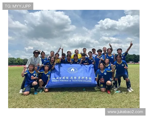 足球明星齐聚庆祝女足夺冠展现团结与荣耀的盛大时刻 足球明星齐聚庆祝女足夺冠展现团结与荣耀的盛大时刻